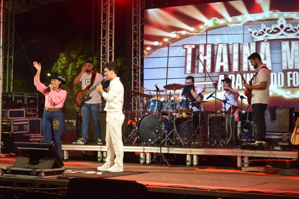 Iguatemi se despede de 2025 com belíssima festa, shows e queima de fogos na Praça João Francisco Lopes