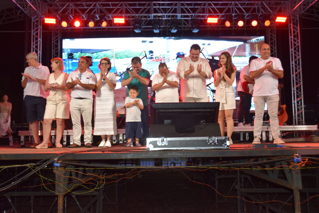 Iguatemi se despede de 2025 com belíssima festa, shows e queima de fogos na Praça João Francisco Lopes