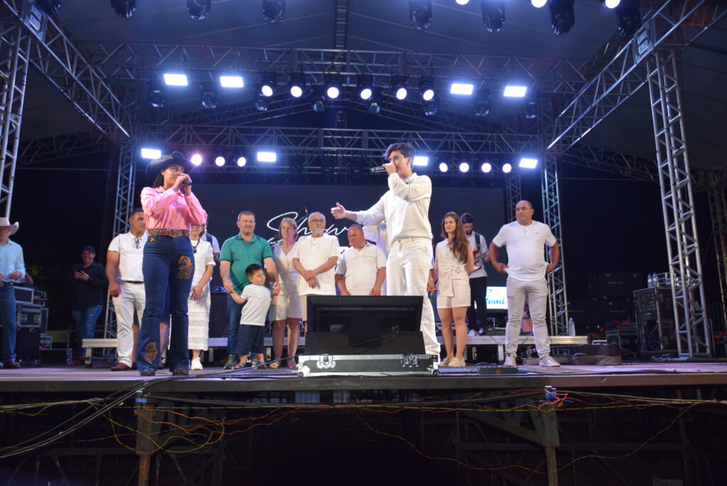 Iguatemi se despede de 2025 com belíssima festa, shows e queima de fogos na Praça João Francisco Lopes