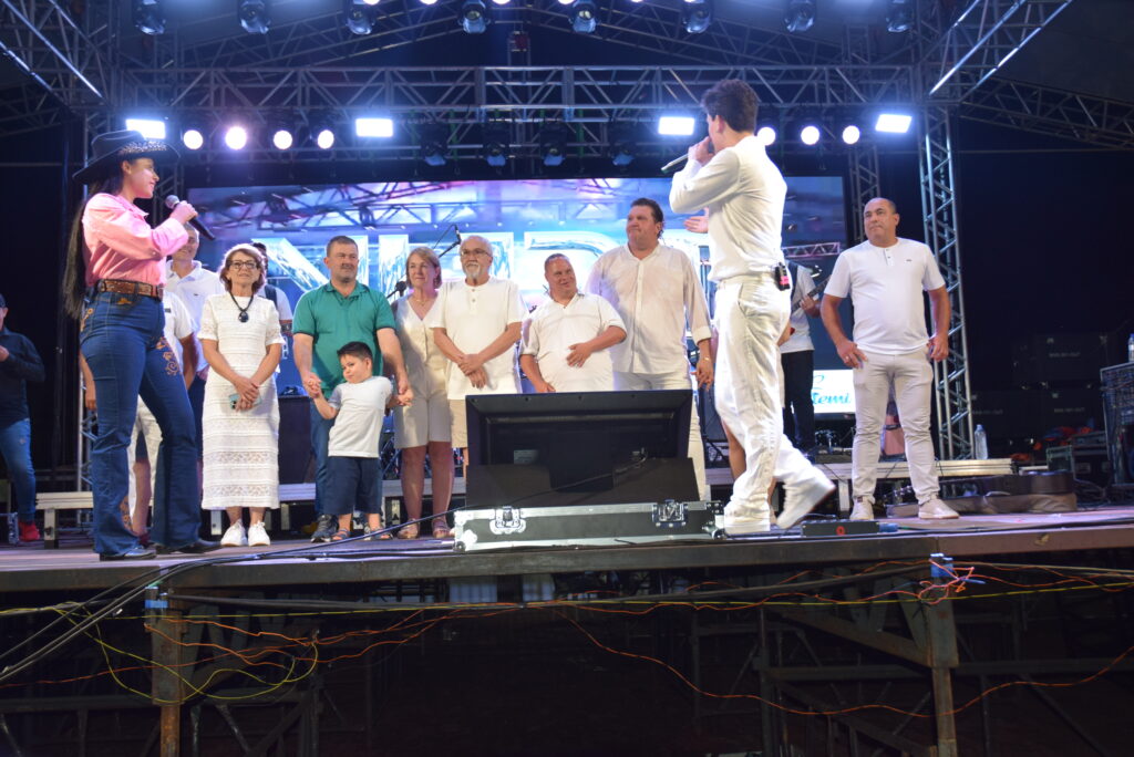 Iguatemi se despede de 2025 com belíssima festa, shows e queima de fogos na Praça João Francisco Lopes