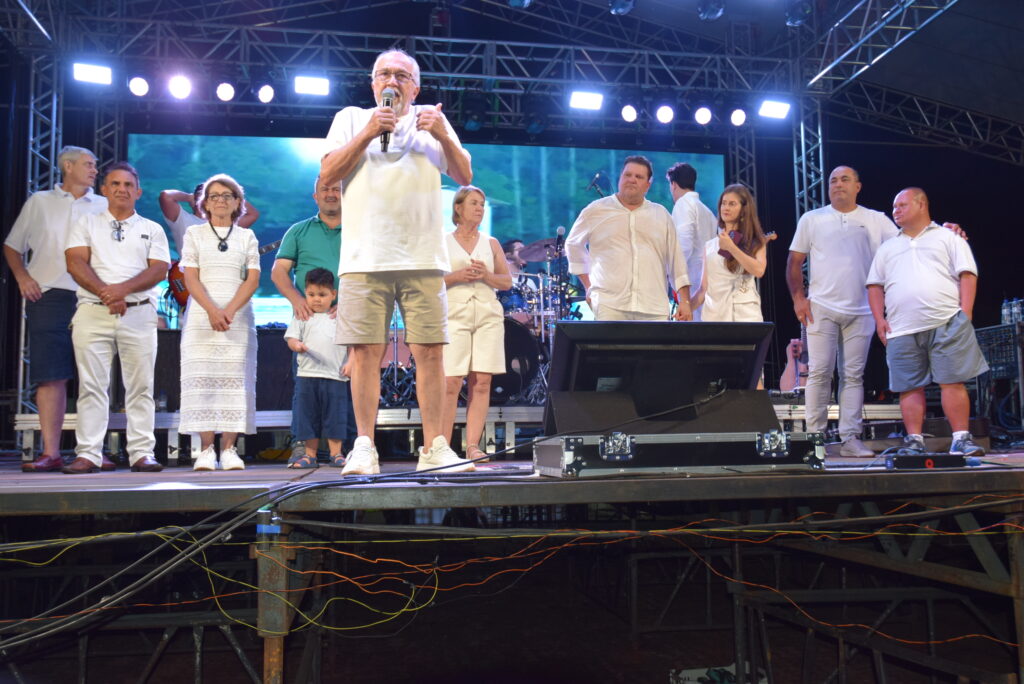 Iguatemi se despede de 2025 com belíssima festa, shows e queima de fogos na Praça João Francisco Lopes