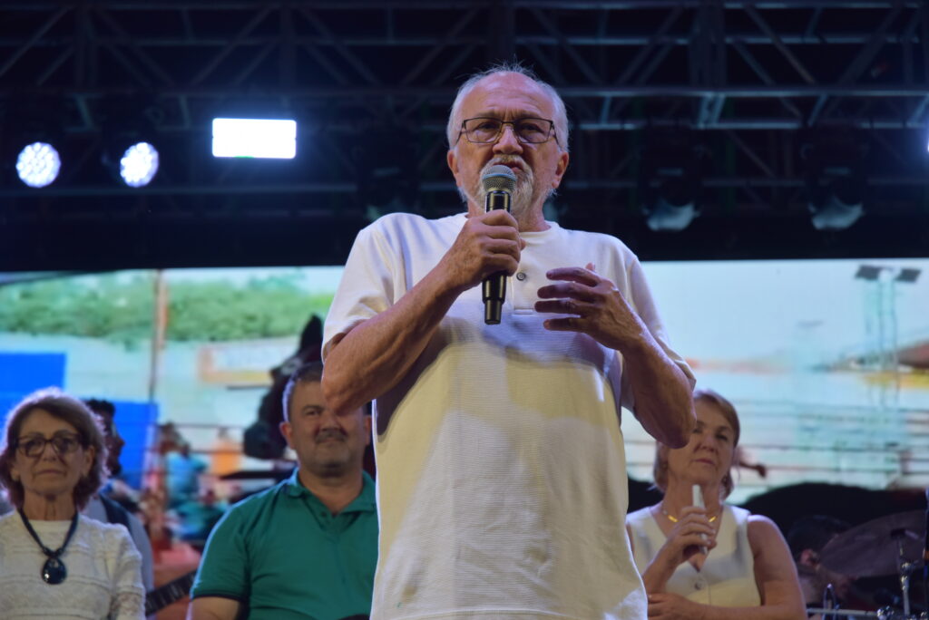 Iguatemi se despede de 2025 com belíssima festa, shows e queima de fogos na Praça João Francisco Lopes