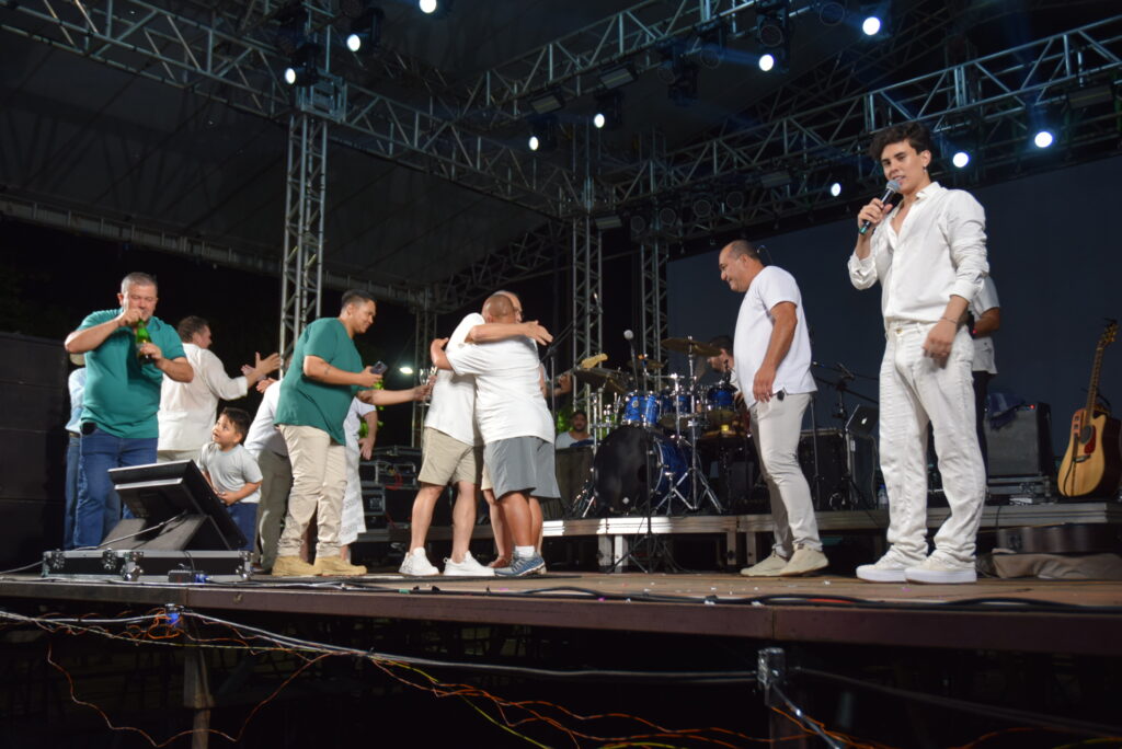 Iguatemi se despede de 2025 com belíssima festa, shows e queima de fogos na Praça João Francisco Lopes