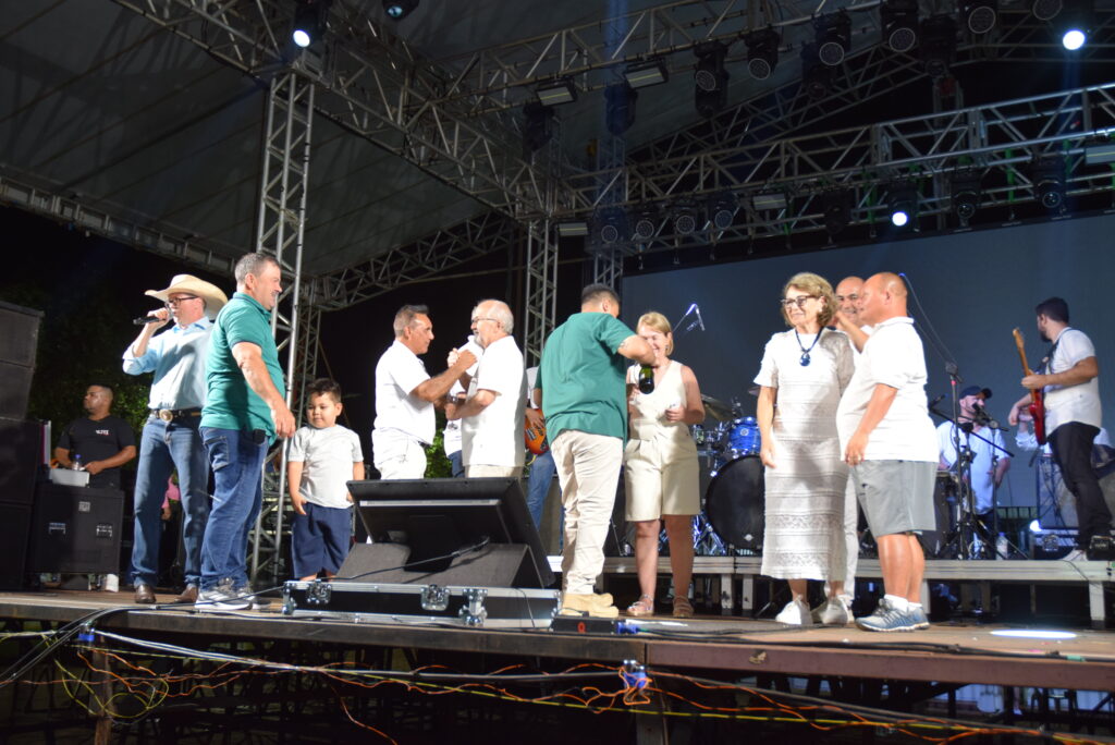 Iguatemi se despede de 2025 com belíssima festa, shows e queima de fogos na Praça João Francisco Lopes