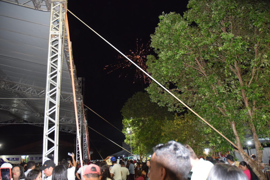 Iguatemi se despede de 2025 com belíssima festa, shows e queima de fogos na Praça João Francisco Lopes