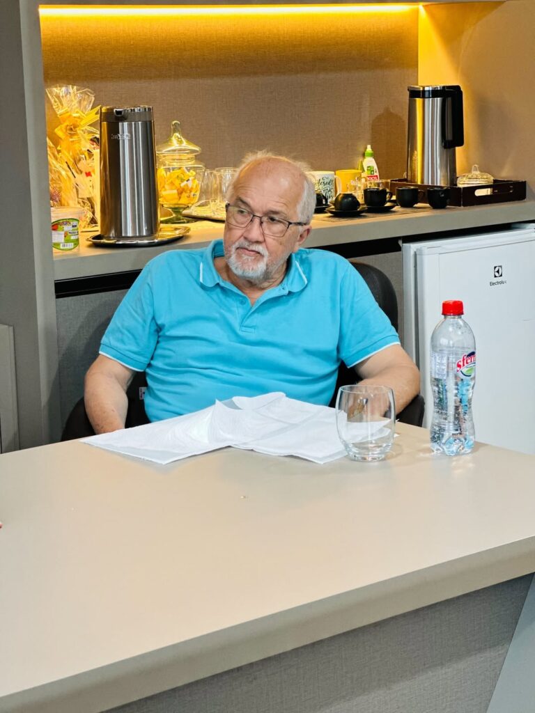 Prefeito Dr. Lídio Ledesma reúne-se com vereadores para debater demandas e avanços para Iguatemi Prefeito Dr. Lídio Ledesma reúne-se com vereadores para debater demandas e avanços para Iguatemi