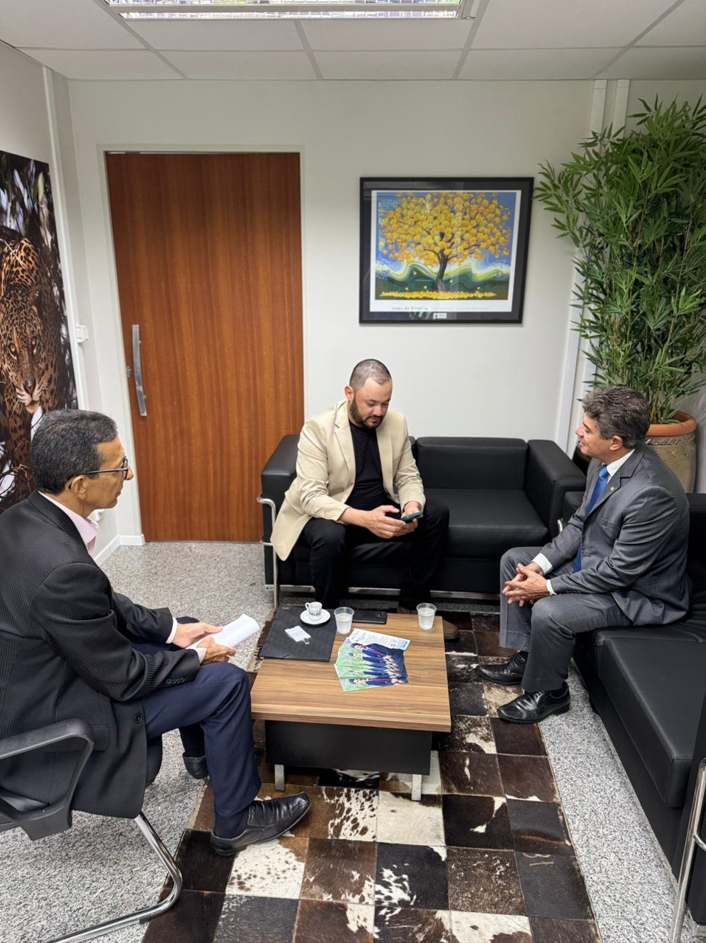 Nado Tozzi articula e anuncia emenda de R$ 100 mil para a saúde e universitários de Caarapó