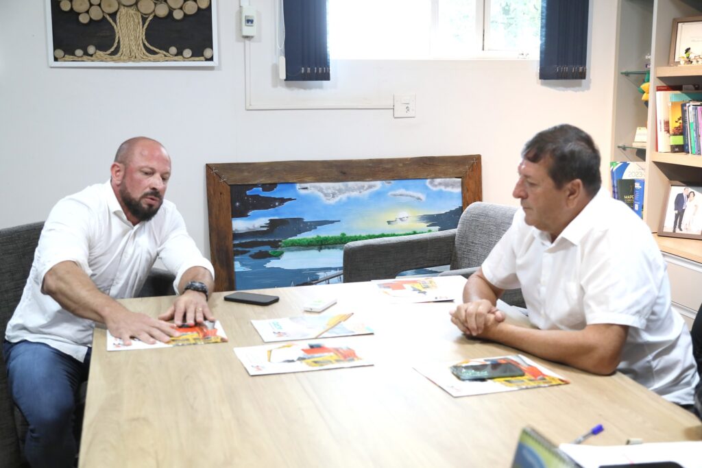 Governo de Mundo Novo recebe empresários catarinenses interessados na implantação de empresa no município