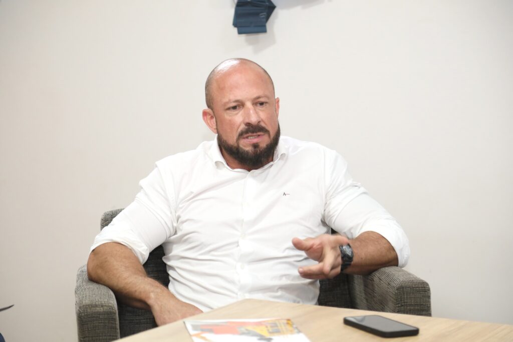 Governo de Mundo Novo recebe empresários catarinenses interessados na implantação de empresa no município