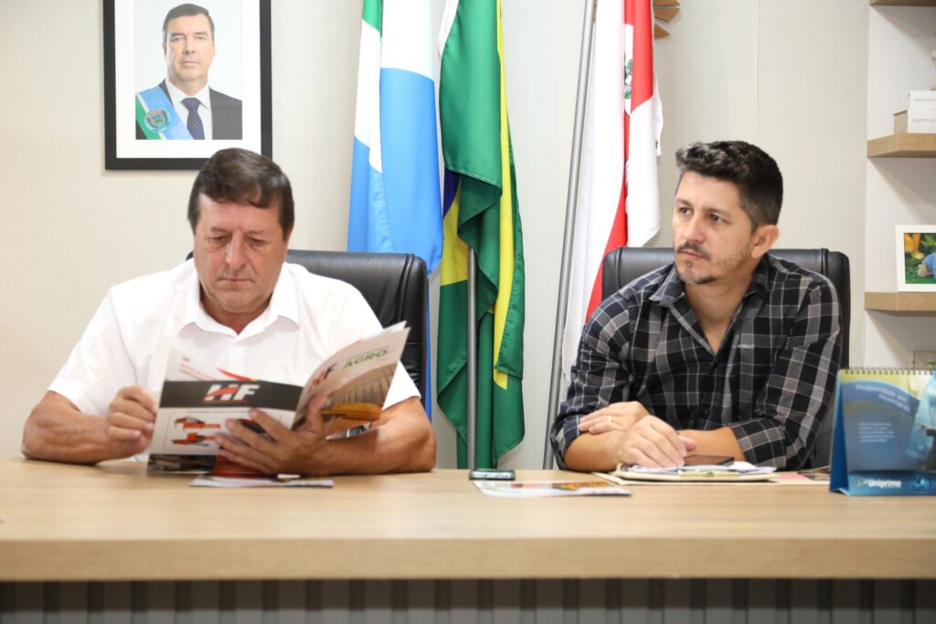 Governo de Mundo Novo recebe empresários catarinenses interessados na implantação de empresa no município