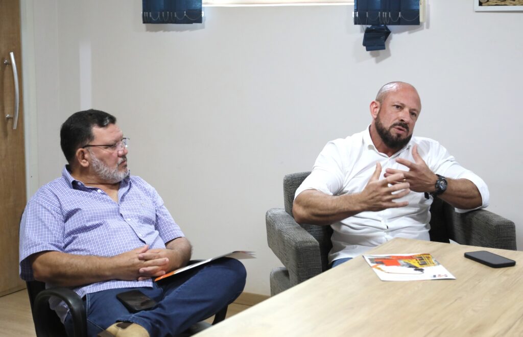 Governo de Mundo Novo recebe empresários catarinenses interessados na implantação de empresa no município