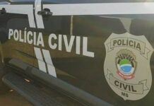 Mulher é acusada de esfaquear e espancar marido por ter se sentido excluída de conversa em Amambai