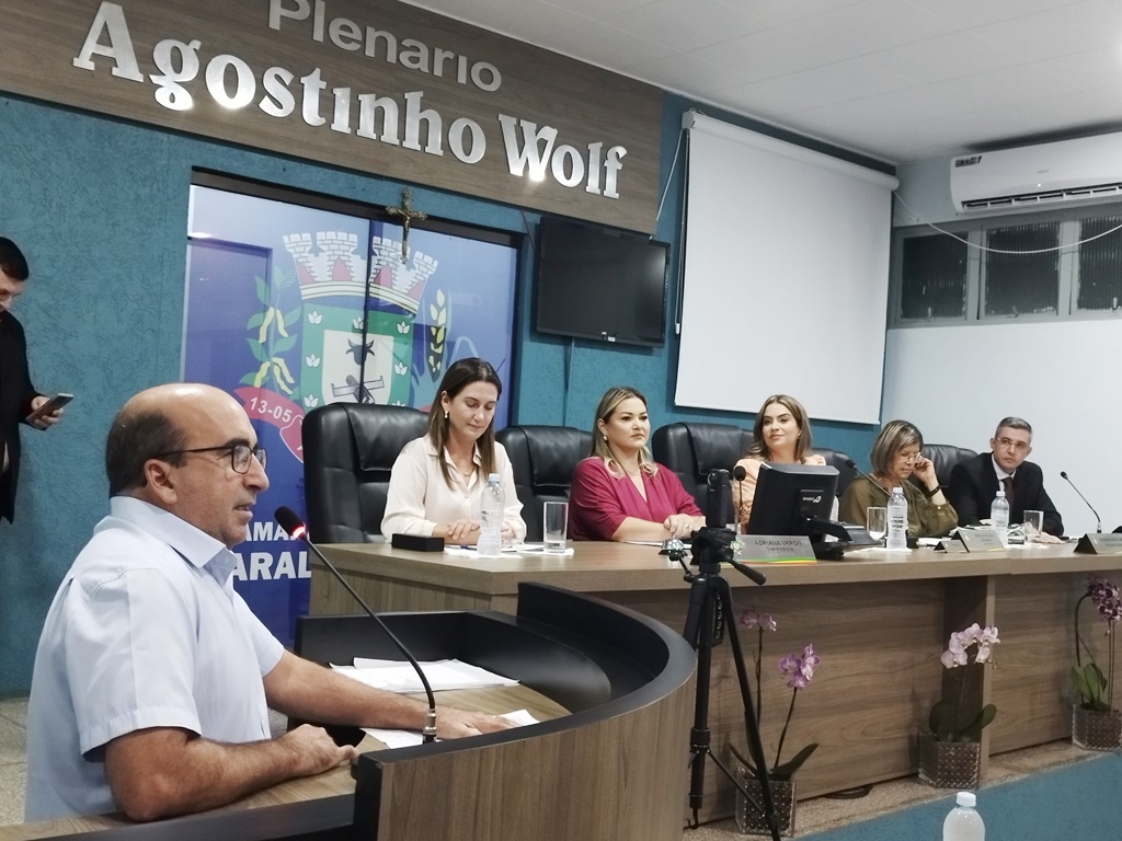 Sessão solene marca a abertura do ano legislativo 2026 na Câmara de Aral Moreira