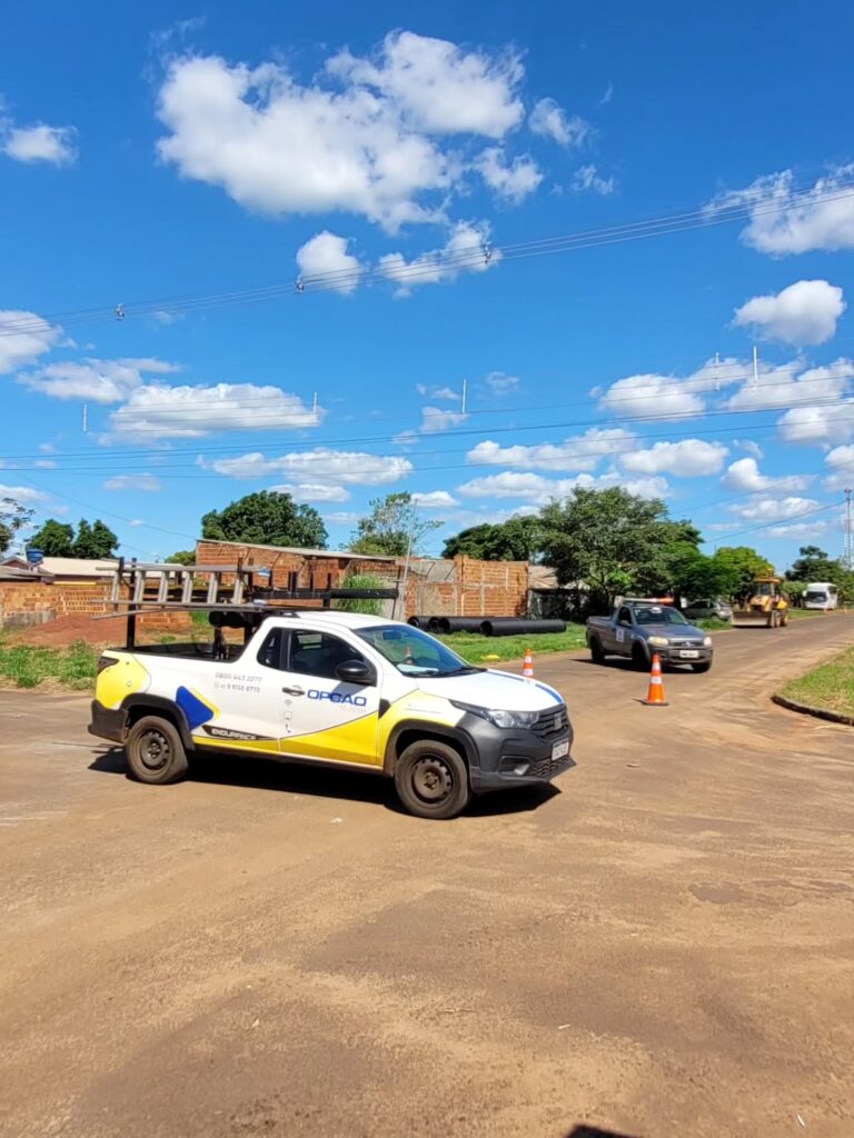 DETRAT realiza segurança viária após caminhão colidir com fiações de internet em Amambai DETRAT realiza segurança viária após caminhão colidir com fiações de internet em Amambai