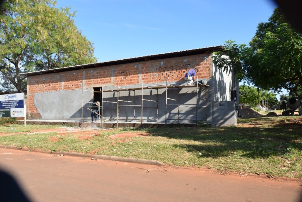 Iguatemi: Com recursos próprios, Escola Municipal de Tempo Integral Tancredo Neves será ampliada com anfiteatro e campo de futebol suíço