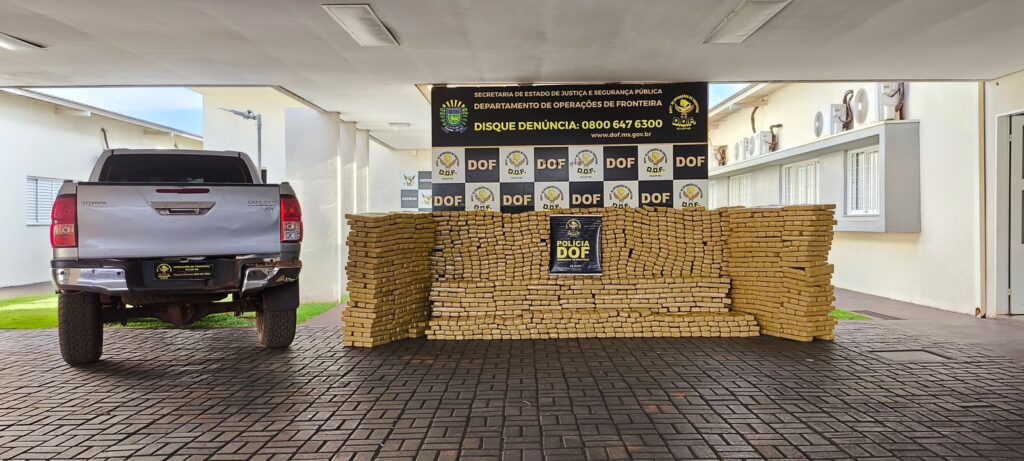 Ponta Porã: Com apoio de helicóptero, DOF apreende quase duas toneladas de maconha em caminhonete furtada