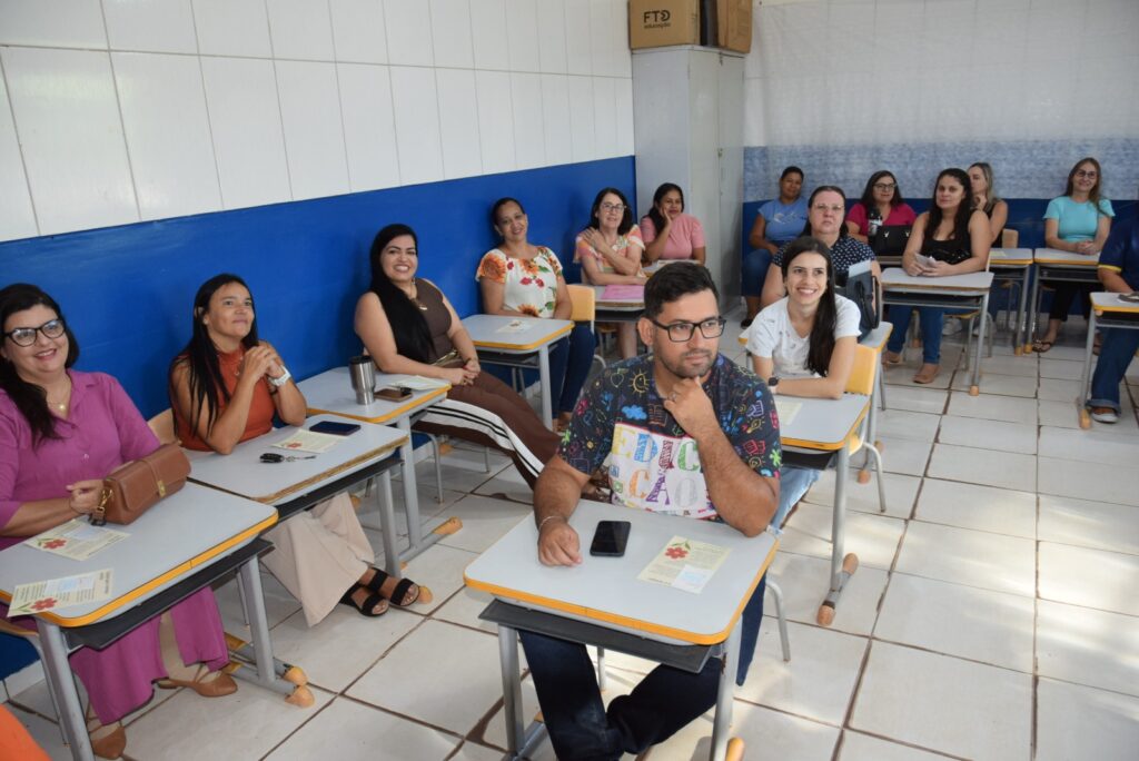 Iguatemi: Direção da Educação Infantil Municipal realiza primeira reunião com professores para traçar diretrizes