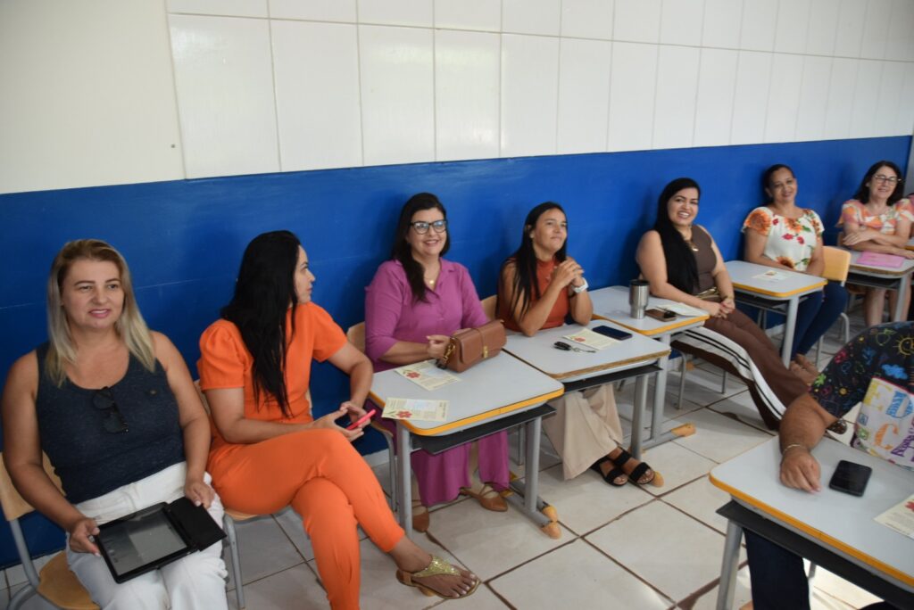 Iguatemi: Direção da Educação Infantil Municipal realiza primeira reunião com professores para traçar diretrizes