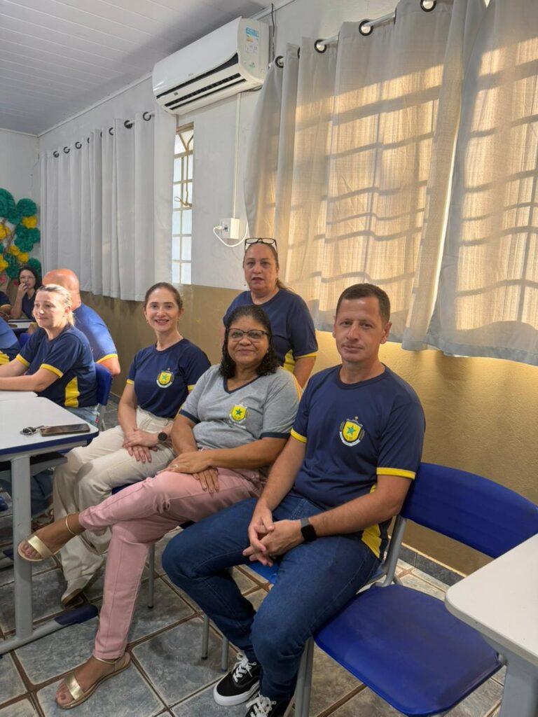 Iguatemi: Professores da Escola Municipal de Tempo Integral Tancredo Neves foram recepcionados com café da manhã especial