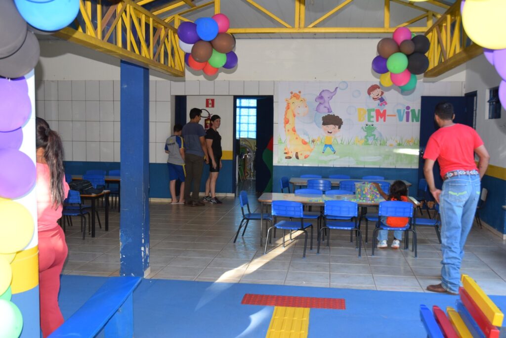 Iguatemi: Alunos da Rede Municipal de Ensino são recepcionados calorosamente por professores e profissionais, no início do ano letivo de 2026