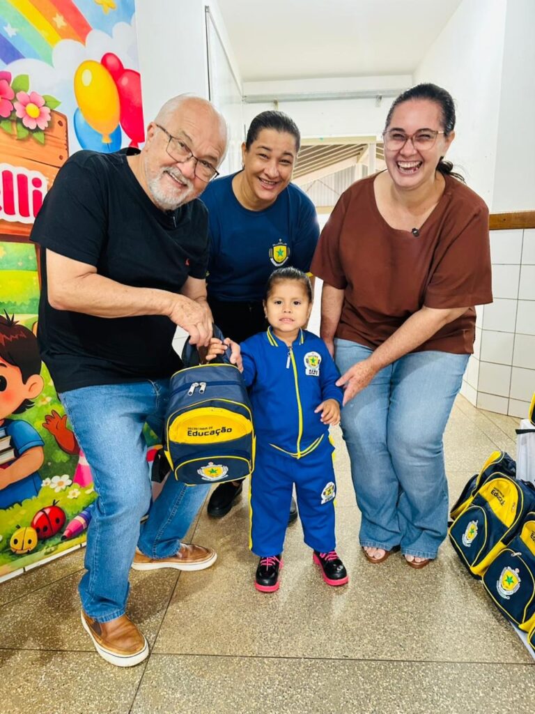 Prefeitura de Iguatemi entregará aproximadamente 2 mil kits de material escolar e mochilas para alunos das escolas e creches do município