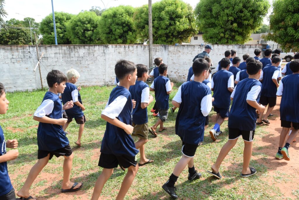 Iguatemi: Projeto da Polícia Militar "Bom de Bola, Bom na Escola" inicia suas atividades oficialmente