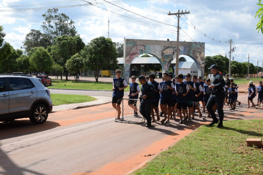 Iguatemi: Projeto da Polícia Militar "Bom de Bola, Bom na Escola" inicia suas atividades oficialmente