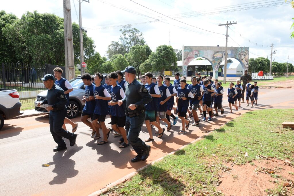 Iguatemi: Projeto da Polícia Militar "Bom de Bola, Bom na Escola" inicia suas atividades oficialmente
