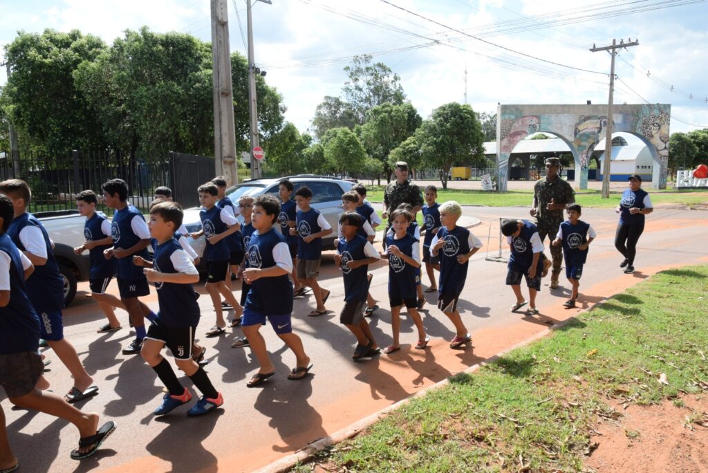 Iguatemi: Projeto da Polícia Militar "Bom de Bola, Bom na Escola" inicia suas atividades oficialmente