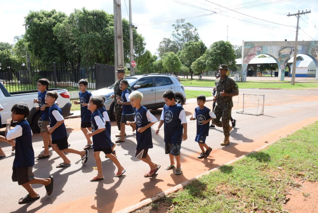 Iguatemi: Projeto da Polícia Militar "Bom de Bola, Bom na Escola" inicia suas atividades oficialmente