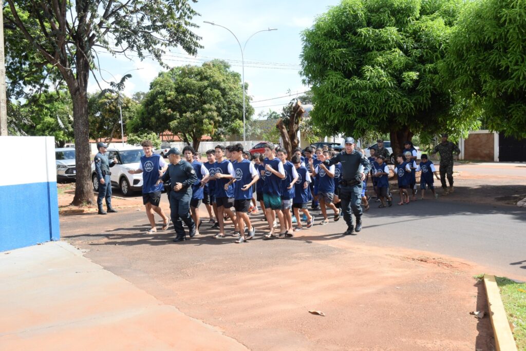 Iguatemi: Projeto da Polícia Militar "Bom de Bola, Bom na Escola" inicia suas atividades oficialmente