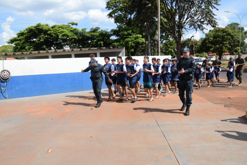 Iguatemi: Projeto da Polícia Militar "Bom de Bola, Bom na Escola" inicia suas atividades oficialmente