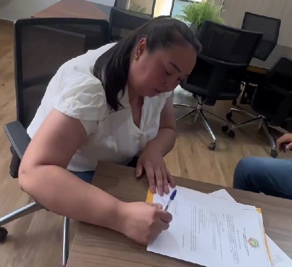 Aral Moreira assina ordem de serviço para construção de 25 unidades habitacionais