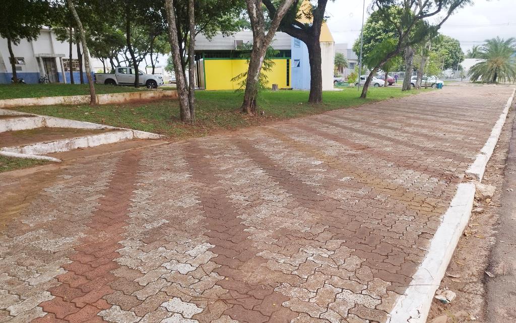 Lígia pede melhorias na Praça Orlando Viol em Amambai