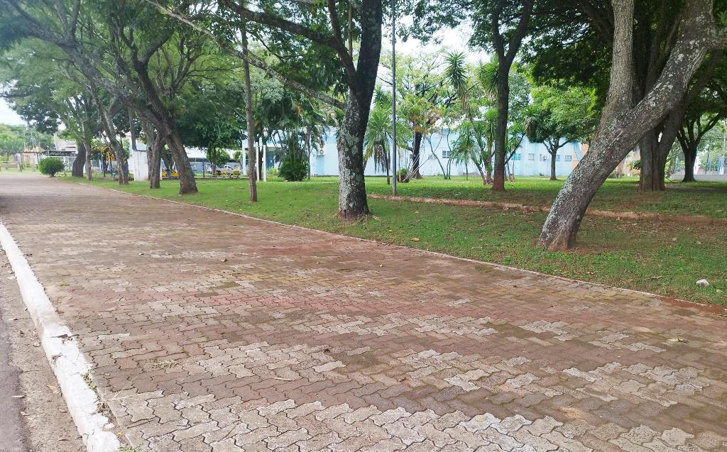 Lígia pede melhorias na Praça Orlando Viol em Amambai