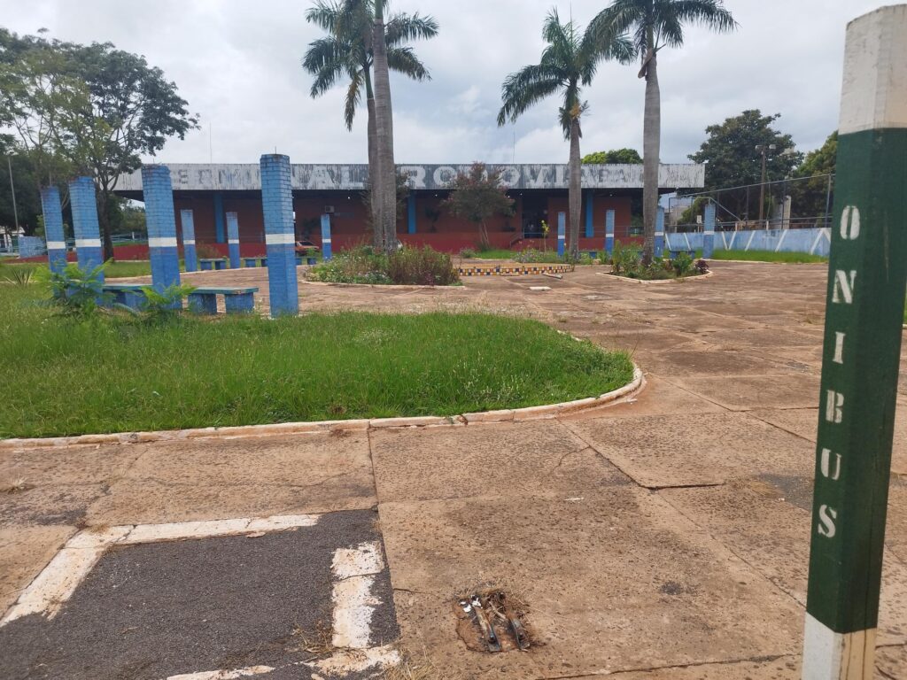 Roberto Sangue Bom pede reforma do Terminal Rodoviário em Amambai