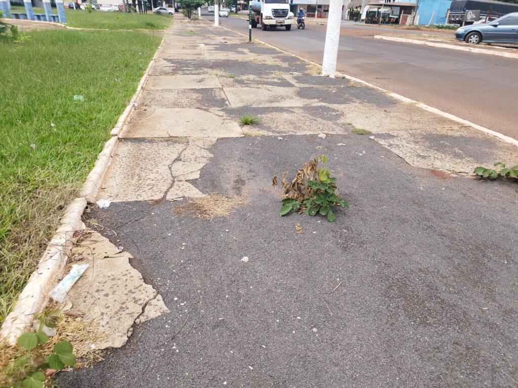 Roberto Sangue Bom pede reforma do Terminal Rodoviário em Amambai