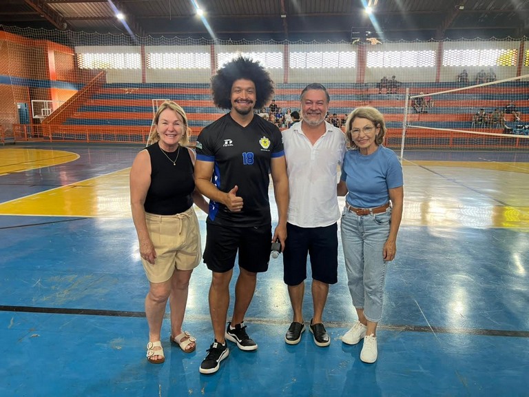 Equipes de Iguatemi se destacam na etapa do Cone Sul de vôlei masculino e feminino com 100% de aproveitamento