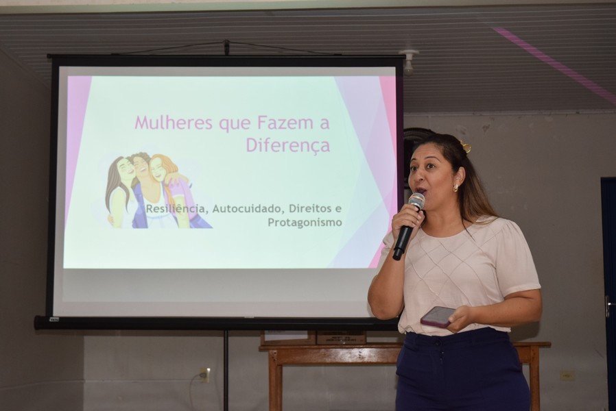 Secretaria de Assistência Social de Iguatemi promove palestra para homenagear as mulheres dos programas sociais