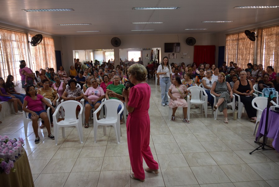 Secretaria de Assistência Social de Iguatemi promove palestra para homenagear as mulheres dos programas sociais