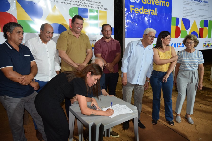 Iguatemi: Prefeito Lídio Ledesma lança oficialmente pavimentação asfáltica no bairro da Vila Nova Esperança