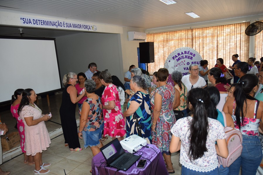 Secretaria de Assistência Social de Iguatemi promove palestra para homenagear as mulheres dos programas sociais