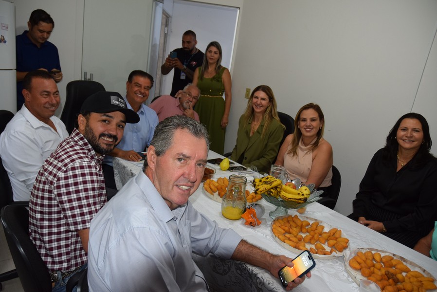 Iguatemi recebe o senador Nelsinho Trad para anunciar a liberação de emenda federal no valor de R$ 4,9 milhões para o Conisul
