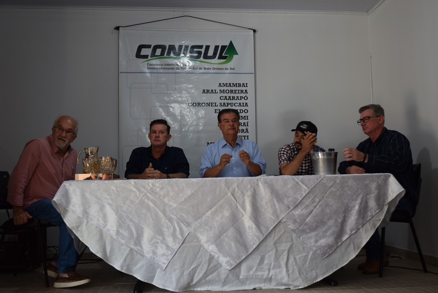 Iguatemi recebe o senador Nelsinho Trad para anunciar a liberação de emenda federal no valor de R$ 4,9 milhões para o Conisul