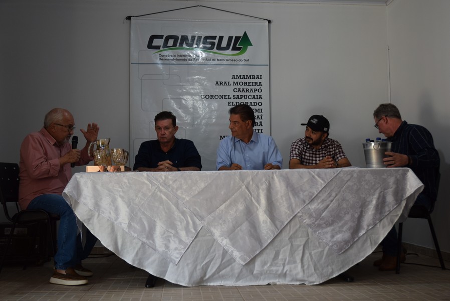 Iguatemi recebe o senador Nelsinho Trad para anunciar a liberação de emenda federal no valor de R$ 4,9 milhões para o Conisul