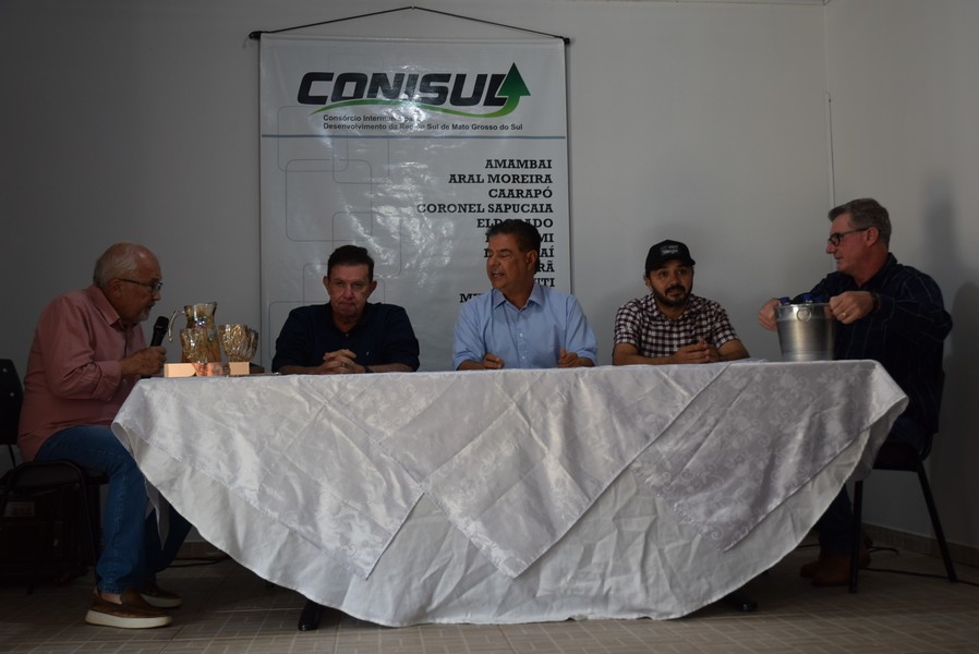 Iguatemi recebe o senador Nelsinho Trad para anunciar a liberação de emenda federal no valor de R$ 4,9 milhões para o Conisul