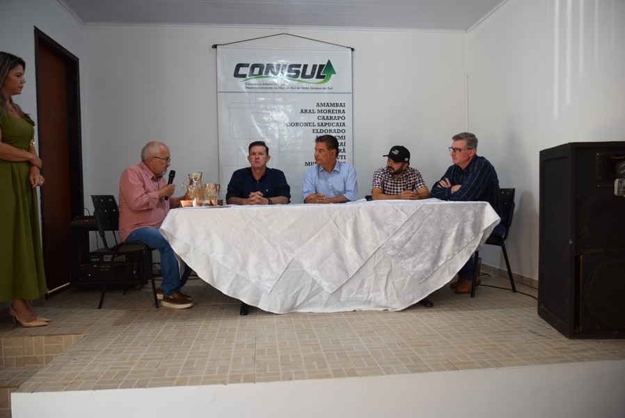 Iguatemi recebe o senador Nelsinho Trad para anunciar a liberação de emenda federal no valor de R$ 4,9 milhões para o Conisul