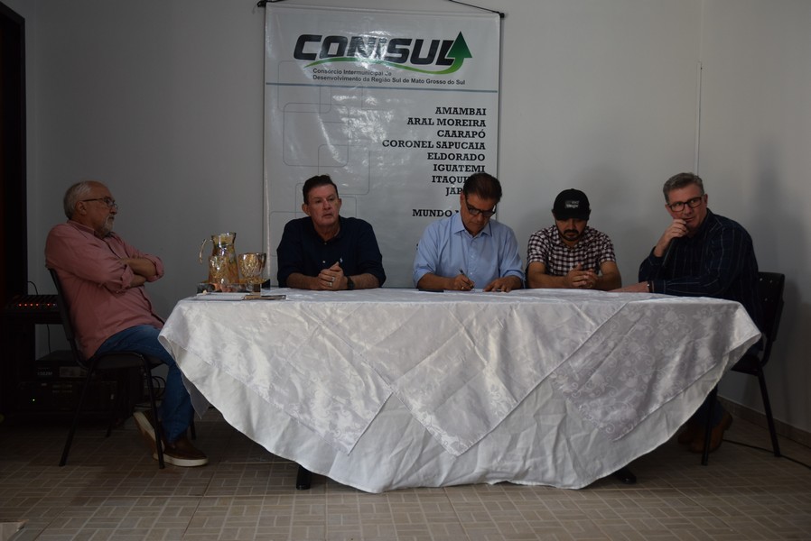 Iguatemi recebe o senador Nelsinho Trad para anunciar a liberação de emenda federal no valor de R$ 4,9 milhões para o Conisul