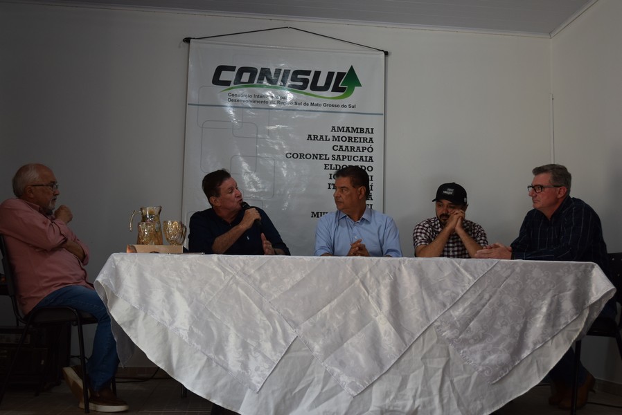 Iguatemi recebe o senador Nelsinho Trad para anunciar a liberação de emenda federal no valor de R$ 4,9 milhões para o Conisul