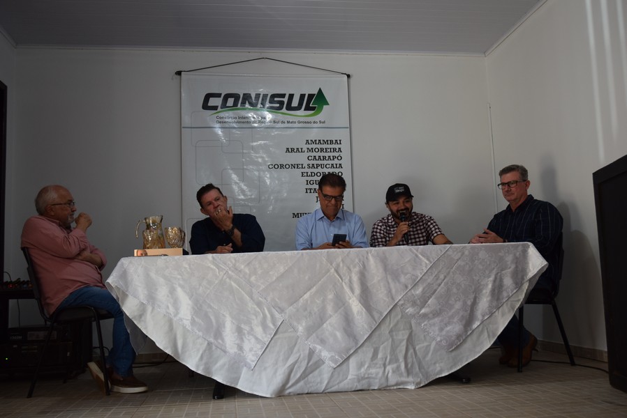 Iguatemi recebe o senador Nelsinho Trad para anunciar a liberação de emenda federal no valor de R$ 4,9 milhões para o Conisul